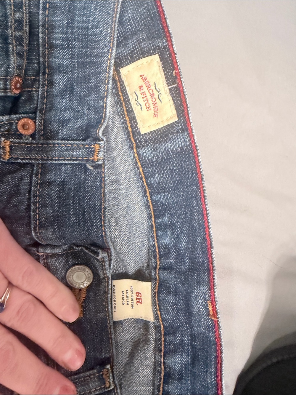 Abercrombie & Fitch Women's Dark Blue Skinny Jeans with Red Trim